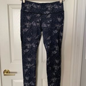 Victoria’s Secret Sport Knockout Leggings. Size large.